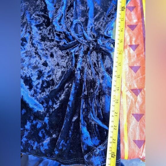 Nwt Inner Beauty Women's deep blue Crushed Velvet Surplice Front Top sz M - Picture 13 of 15